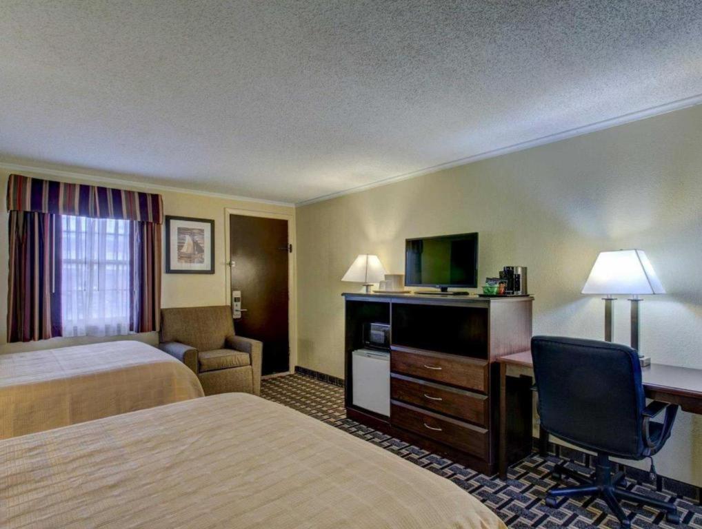 Quality Inn Barre-Montpelier Bagian luar foto