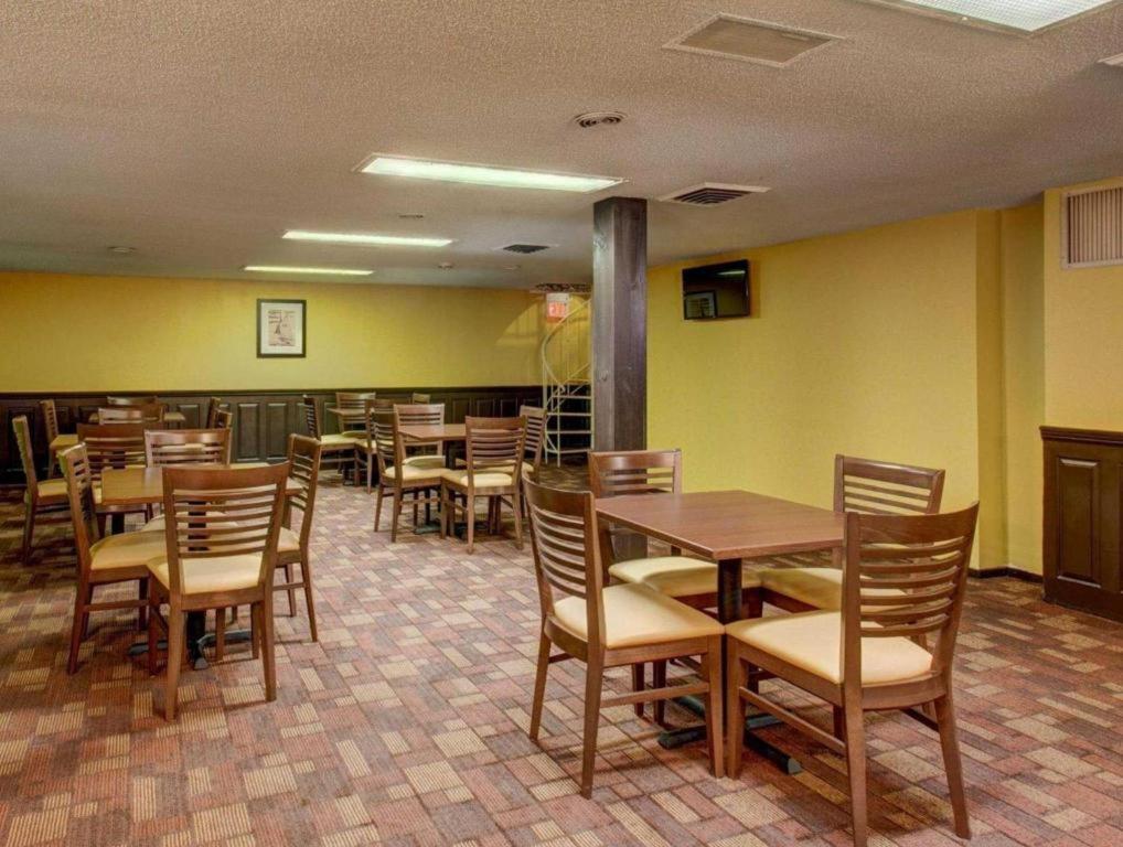 Quality Inn Barre-Montpelier Bagian luar foto