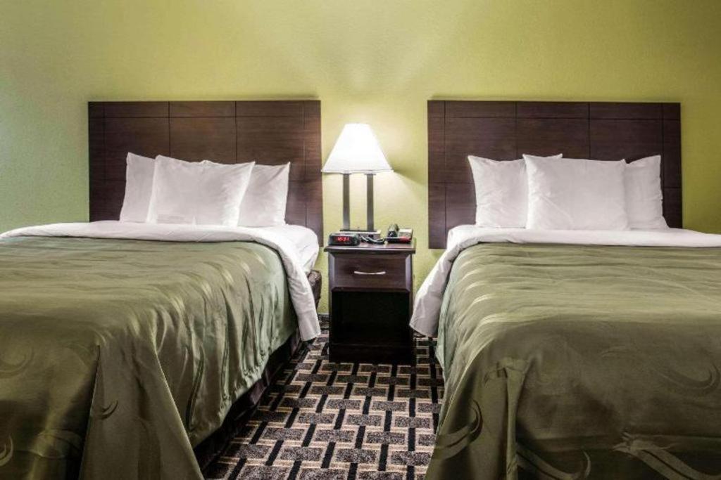 Quality Inn Barre-Montpelier Bagian luar foto