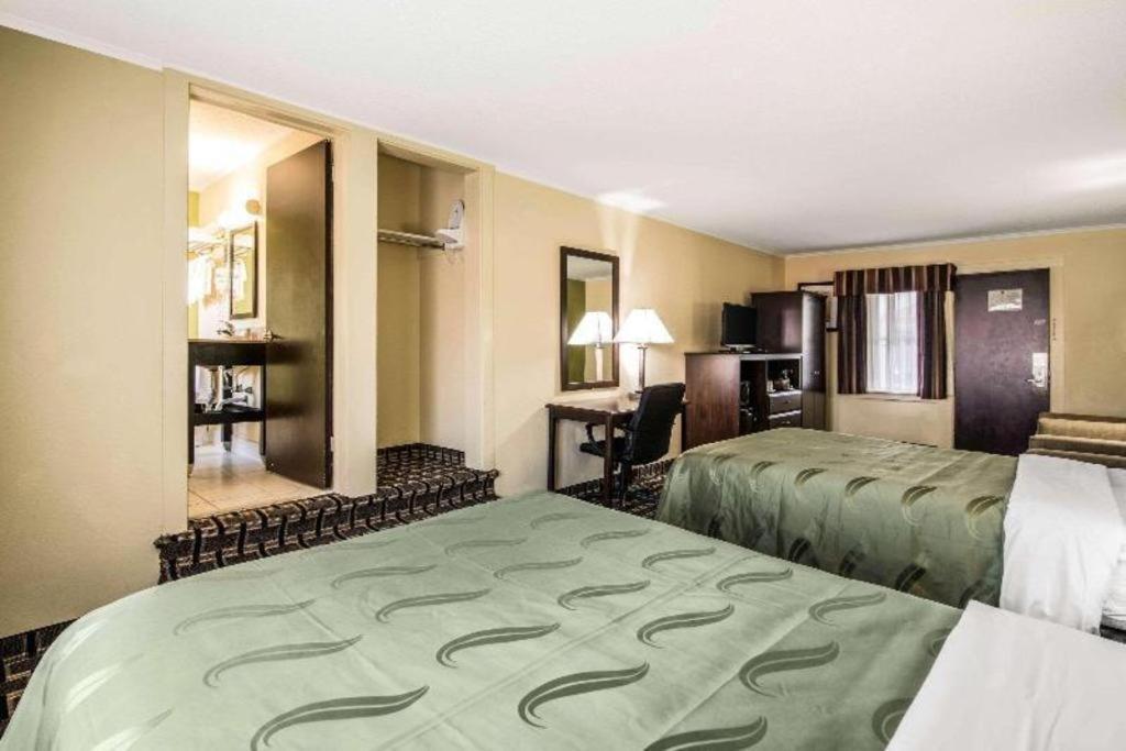Quality Inn Barre-Montpelier Bagian luar foto