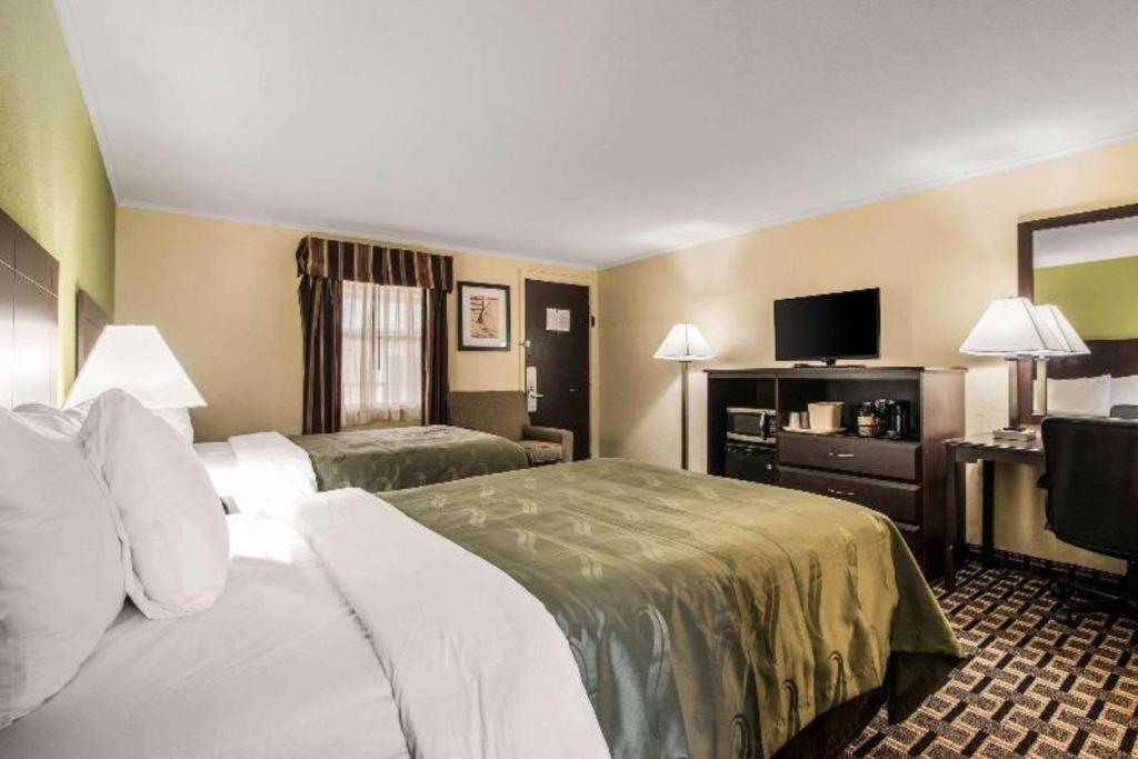 Quality Inn Barre-Montpelier Bagian luar foto