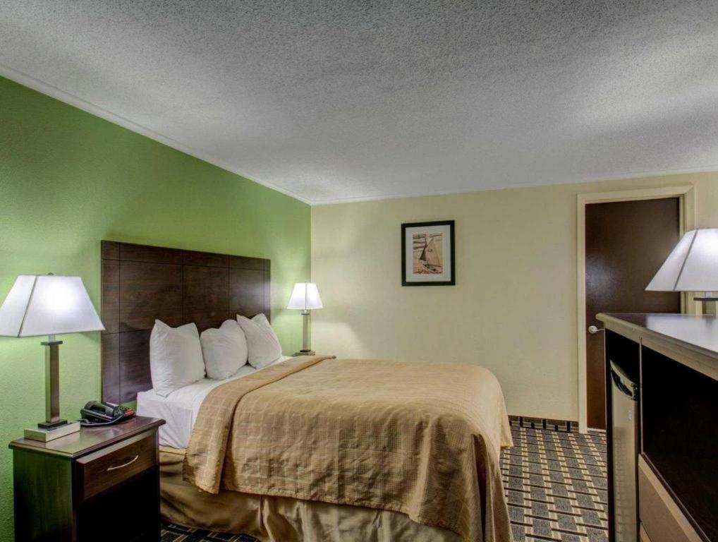 Quality Inn Barre-Montpelier Bagian luar foto