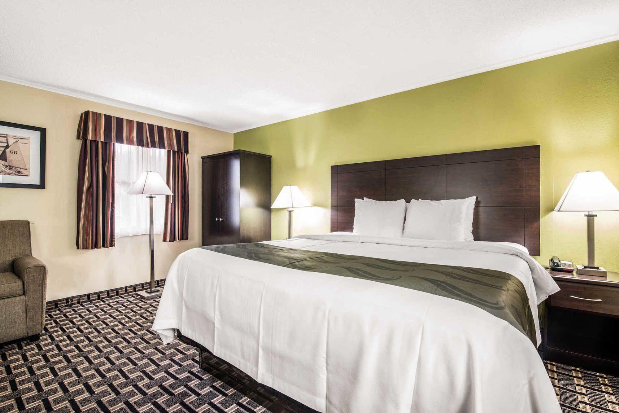 Quality Inn Barre-Montpelier Bagian luar foto